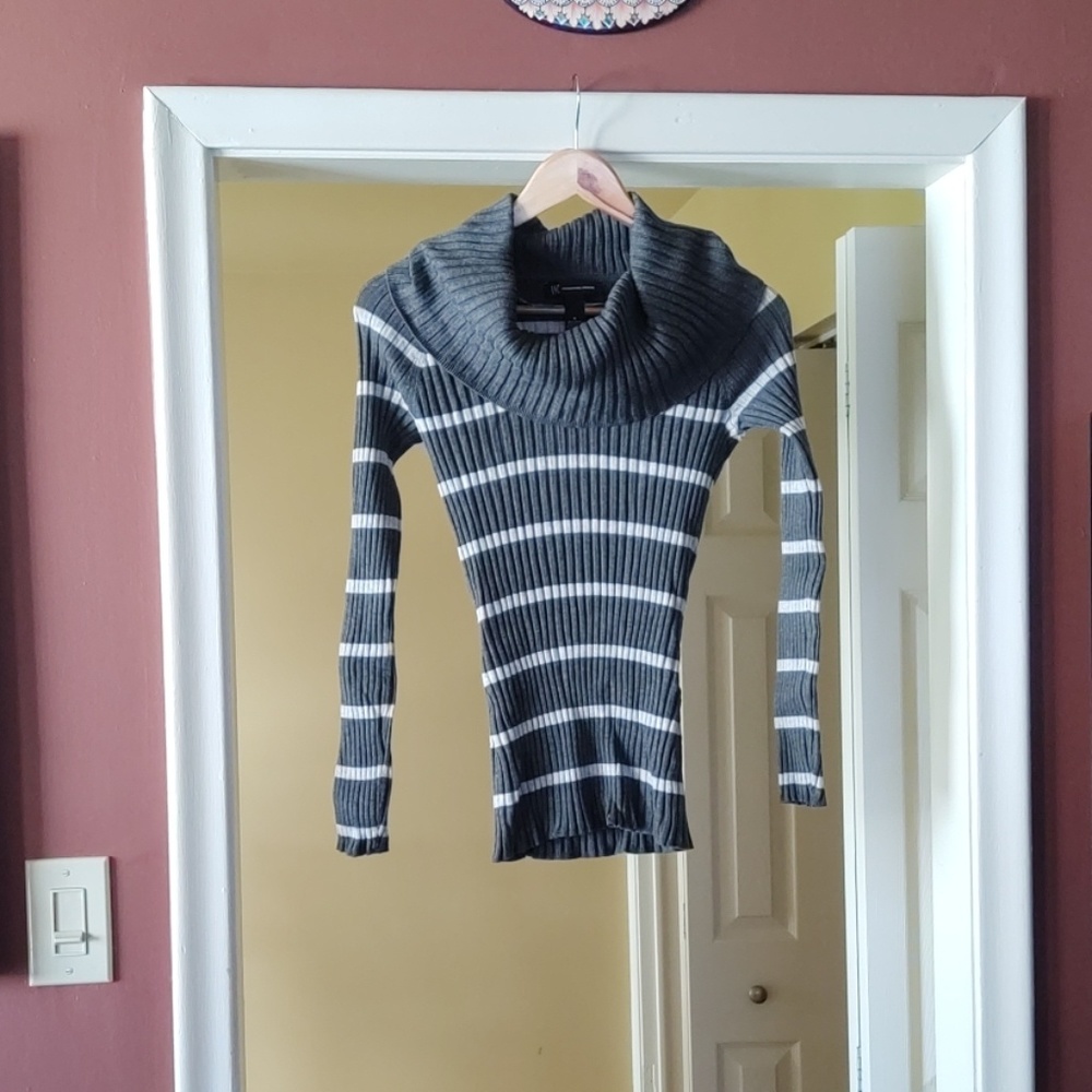 Inc International concepts flattering  sweater ❤️